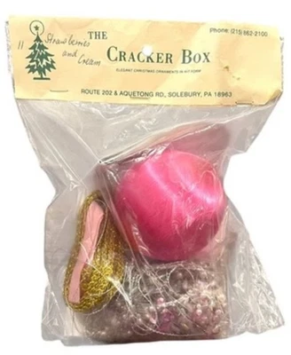 Kit artesanal de adorno con cuentas rosa caja galletas vintage nuevo de stock Foto 1 de 4