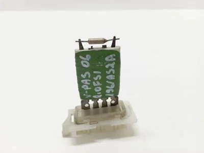 Relè ventola soffiatore VW PASSAT Variant B6 3C5 2.00 benzina 110kw 2006 22730654 - Immagine 1 di 4