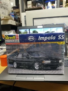 Revell MONOGRAMA 1:25 Impala SS nuevo y dentro de fábrica kit modelo plásticos - Imagen 1 de 7
