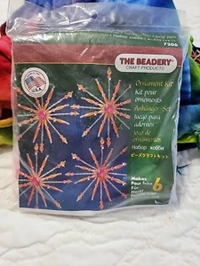 NIP The Beadery Beaded Ornament Kit #7206 Makes 6 - Picture 1 of 7