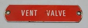 Etiqueta de bomba de gas de metal de porcelana rústica envejecida con válvula de ventilación vintage - Imagen 1 de 10