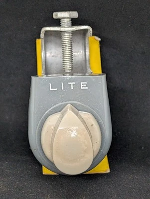 NOS 40s 50s  GRAY & WHITE 6 VOLT ACCESSORY FOG BACK UP LIGHT LITE LAMP SWITCH - Image 1 of 4