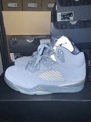 Jordan 5 Retro Bluebird Hombre Talla 9 Mujer Talla 10.5 DD9336-400 10.5W Totalmente Nuevo Foto 1 de 4