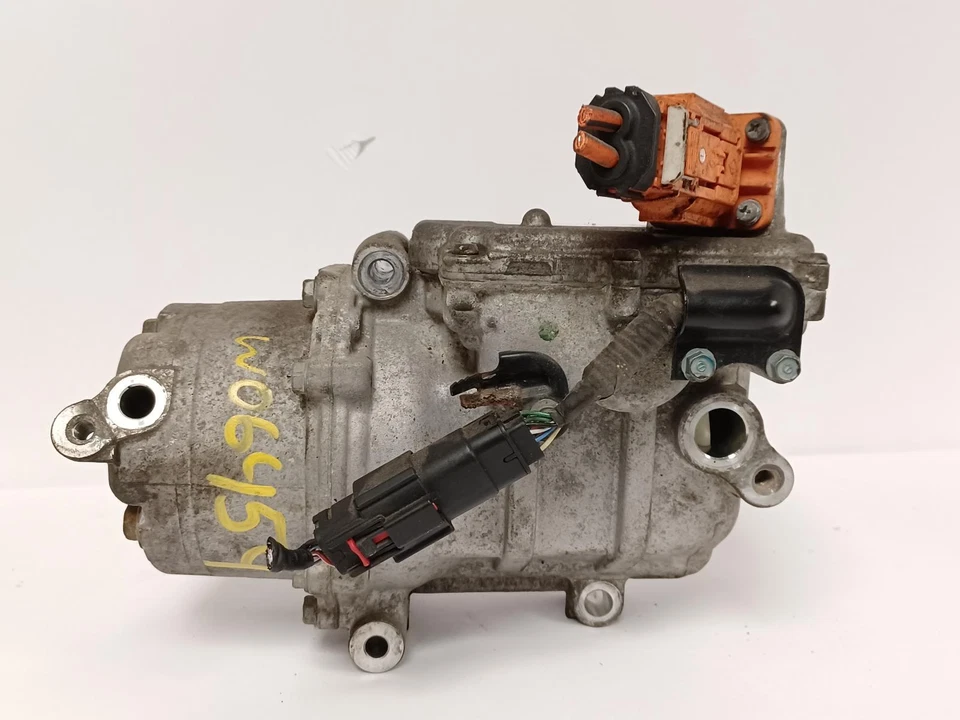 Compresor de aire acondicionado usado se adapta a: Chevrolet Volt 2017 grado A Foto 1 de 4