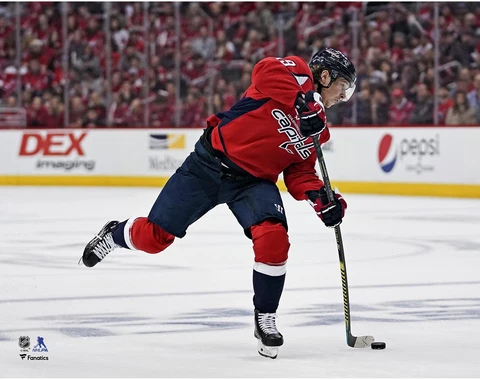 Nicklas Backstrom Washington Capitals Unsigned Red Jersey Shooting 11x14 Photo Cover