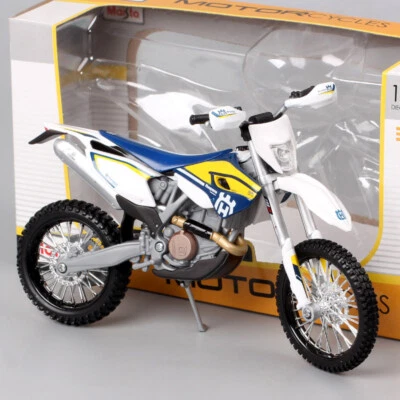 Maisto 1/12 Scale Husqvarna FE 501 2016 Dirt Bike Motocross Model Toy Motorcycle - Image 1 of 4