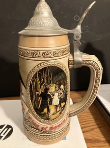 Budweiser Series E Aging and Cooperage Ceramic Stein with Metal Lid +Certificate - Bild 1 von 5