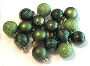 Green Mini Christmas Ornaments Non Shatter Balls 1" Mixed for Miniature Tree 16 - Picture 1 of 3