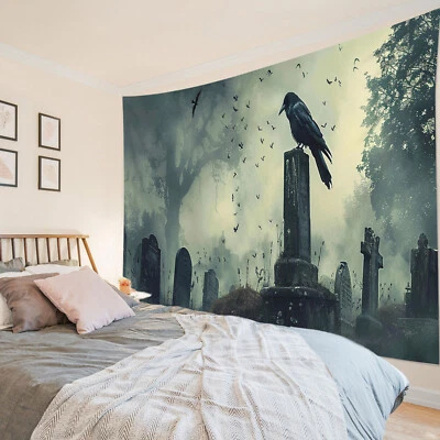 Tapiz de Halloween Cementerio Cuervo Negro Bosque Brumoso para Dormitorio Sala Dormitorio Foto 1 de 4