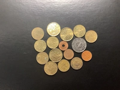 Foreign coin lot. Of 16 Mixed Coins From The European Union And Philippines - Image 1 of 2