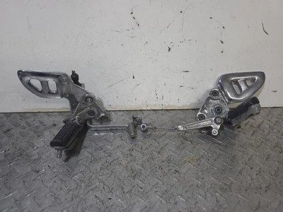 Suzuki GSX1300R 1999-2007 HAYABUSA OEM FÁBRICA CROMO CONDUCTOR CONJUNTO TRASERO Foto 1 de 4