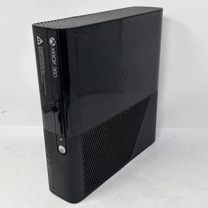 Testato Funzionante Grado B Microsoft 1538 Xbox 360 E 4GB Nero Solo Console Originale - Foto 1 di 10