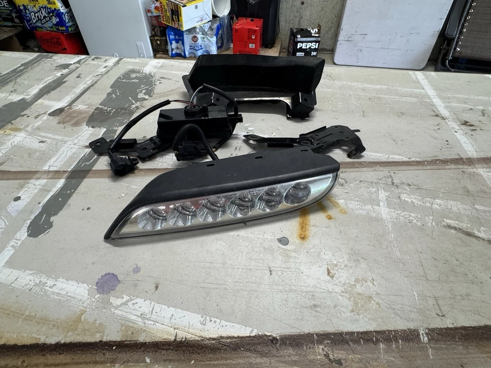 Luz antiniebla Nissan Juke Nismo 2014 con controlador OEM (probada) Foto 1 de 2