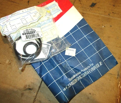 OMC 0390007 Ram Oring kit y 0393942 kit de sello de colector montaje de ajuste inclinable OEM Foto 1 de 3