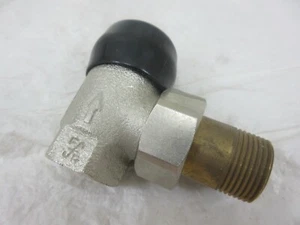 3/4" HONEYWELL V110E ANGLE RADIATOR VALVE - Picture 1 of 6