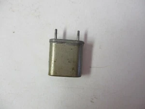 Anderson Radio Crystal 27,085-T MHz MC 0,05 cala X 13mm / 0,5 cala Rozstawowe przewody Vtg - Zdjęcie 1 z 3