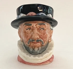 Royal Doulton Toby Mug 'Beefeater' D6251 Vintage 2.5" Vintage - Picture 1 of 12