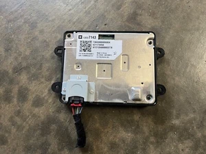 2022-2024 CHEVROLET SILVERADO 1500 WIRELESS CHARGING SYSTEM MODULE OEM 13537143 - Picture 1 of 2