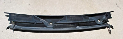 2006-2010 Hummer H3 black WINDSHIELD WIPER COWL PANEL GRILLE COVER TRIM OEM USED - Image 1 of 4