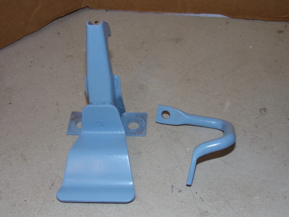 Dodge Coronet 1965 capó pestillo y captura OEM  Foto 1 de 4