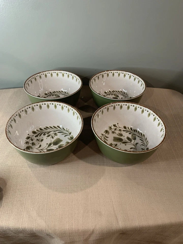 Juego de 4 cuencos de sopa de cereales de melamina verde Better Homes And Gardens Foto 1 de 4