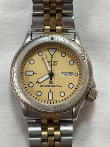 Reloj de cuarzo Seiko Diver’s 200m 5H26-7A10 día inglés/árabe vintage - Imagen 1 de 20