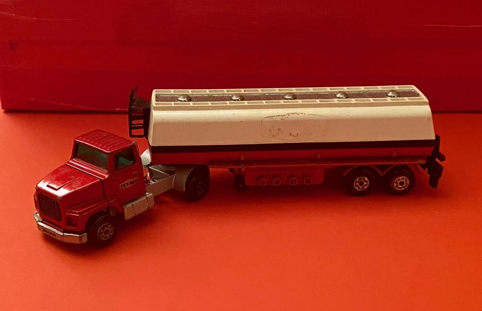 MATCHBOX Super Kings - K18/18 Ford Articulated Tanker "TEXACO" - Lesney 1973  - Immagine 1 di 4