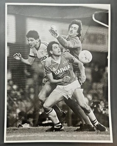 1985 EVERTON  WEST HAM UNITED SOCCER PRESS PHOTO FOR WORLD SCENE MAGAZINE PARKES - Picture 1 of 2