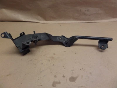 2011 SUZUKI GSX1250FA ПРАВЫЙ ОБТЕКАТЕЛЬ ПОД КАПОТ КРОНШТЕЙН ПОДДЕРЖКА СТОЙКА - Изображение 1 из 4