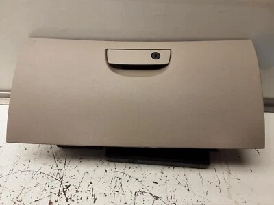 Chrysler 300 2005-2007 OEM panel de instrumentos guantera puerta XW23BD1AB Foto 1 de 3