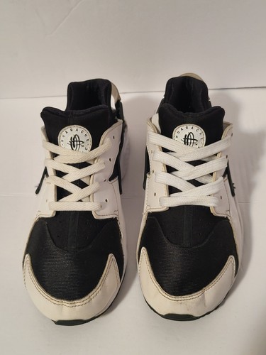 NIKE huaraches bianco e nero. Taglia bambino 3 anni
