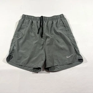 Nike Uomo Dri-Fit Challenger Pantaloncini Tennis Corsa Palestra Grigio DV9344-084 Poly Taglia M - Foto 1 di 10