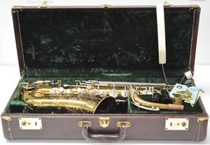 MARTIN INDIANA ALTO SAX W/MATCHING SERIAL # ON NECK AND BODY, ORIGINAL CASE - Picture 1 of 22