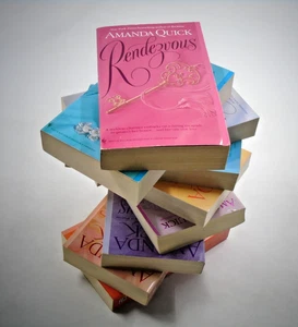 Amanda Quick  Lot of 9 Historical Romance Paperback Books (6 NEW 3 USED) - Picture 1 of 12