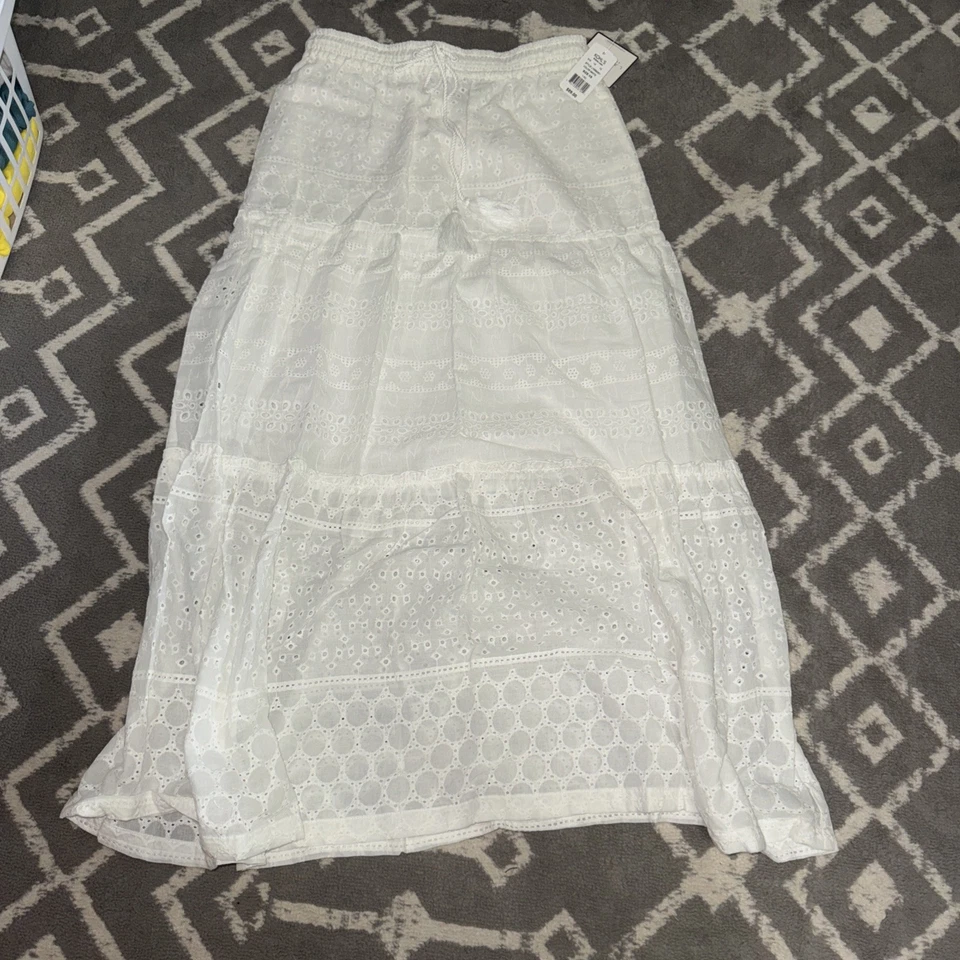 Falda de ganchillo bordada con ojales blancos Laundry by Shelli Segal ~ pequeña Foto 1 de 4