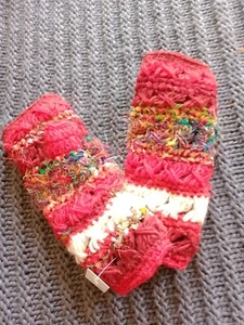 Red Wool Handwarmers Handknit Polar Fleece Lining cosy as! - Bild 1 von 1