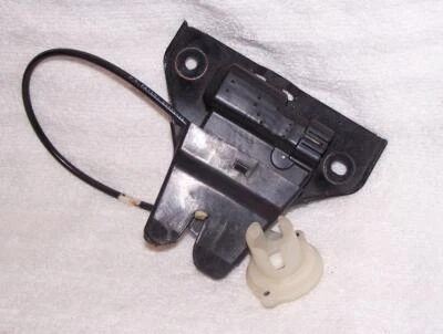 98 99 00 Pestillo maletero Cadillac Seville STS SLS 16633787 "REGALO EXTRA" ENVÍO GRATUITO Foto 1 de 4