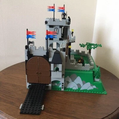 LEGO 6081 King's Mountain Fortress Legoland Block toy 1990 Discontinued Rarity - Image 1 of 4