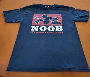 JINX Erwachsene Medium T-Shirt - Noob It's What's For Dinner - Gamer gebraucht sehr guter Zustand - selten! - Bild 1 von 3