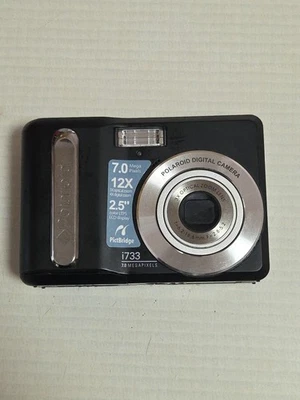 POLAROID i733 7.0MP BLACK DIGITAL COMPACT CAMERA WITH SILICON CASE & CABLES  - Image 1 of 4