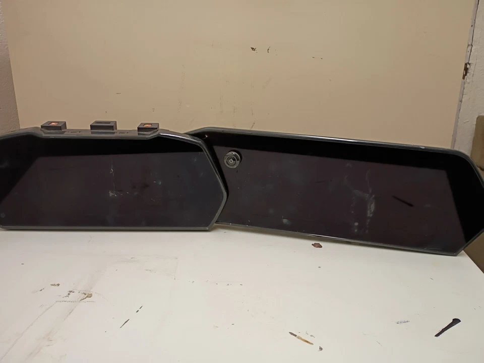 Chevrolet Trax ACTIV 2024-2025 Pantalla 11 pulgadas 42856463 Arañazos en Pantalla  Foto 1 de 3