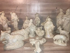 8” RARE Vintage Large Iridescent White Porcelain 17Piece Nativity Set TREAD - Picture 1 of 7