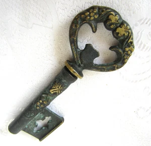 Antico cavatappi vintage apribottiglie vino, a forma di chiave, bronzo, metallo - Foto 1 di 7