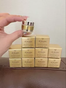 Cle de Peau Beaute Creme Supreme Volumisante S 5ml x 10 Purchased 2025-1 - Picture 1 of 3