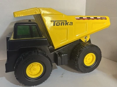 Camión de volteo Metal Tonka 4000 Hasbro 2012! ¡ENVÍO GRATIS! Foto 1 de 2