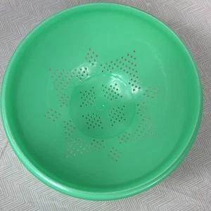 Vinatge Tupperware Vintage Jadeite Green Colander Strainer Bowl #339 - Picture 1 of 8
