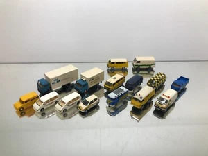 15x AIRPORT SERVICE TRUCKS VANS CARS VW KLM ETC -H0 1:87- POOR TO GOOD - 438 - Imagen 1 de 24