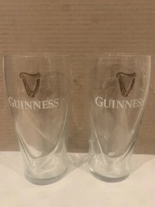 2 x Guinness Pint Gläser Glas nagelneu offiziell unbenutzt Versand am selben Tag geprägt - Bild 1 von 5