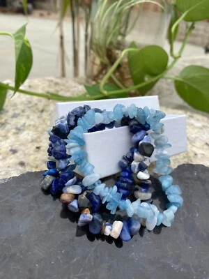 Pulsera elástica de piedras preciosas naturales lapislázuli, sodalita aguamarina Foto 1 de 4