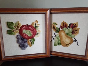 Set 2 Vintage Nadelstanzer Stickerei Obst Textil Kunst gerahmt handgefertigt 12x12 - Bild 1 von 9